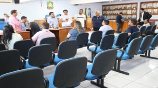 VEREADORES PARTICIPAM DE REUNIÃO PARA DEBATER FERIADOS MUNICIPAIS VEREADORES PARTICIPAM DE REUNIÃO PARA DEBATER FERIADOS MUNICIPAIS